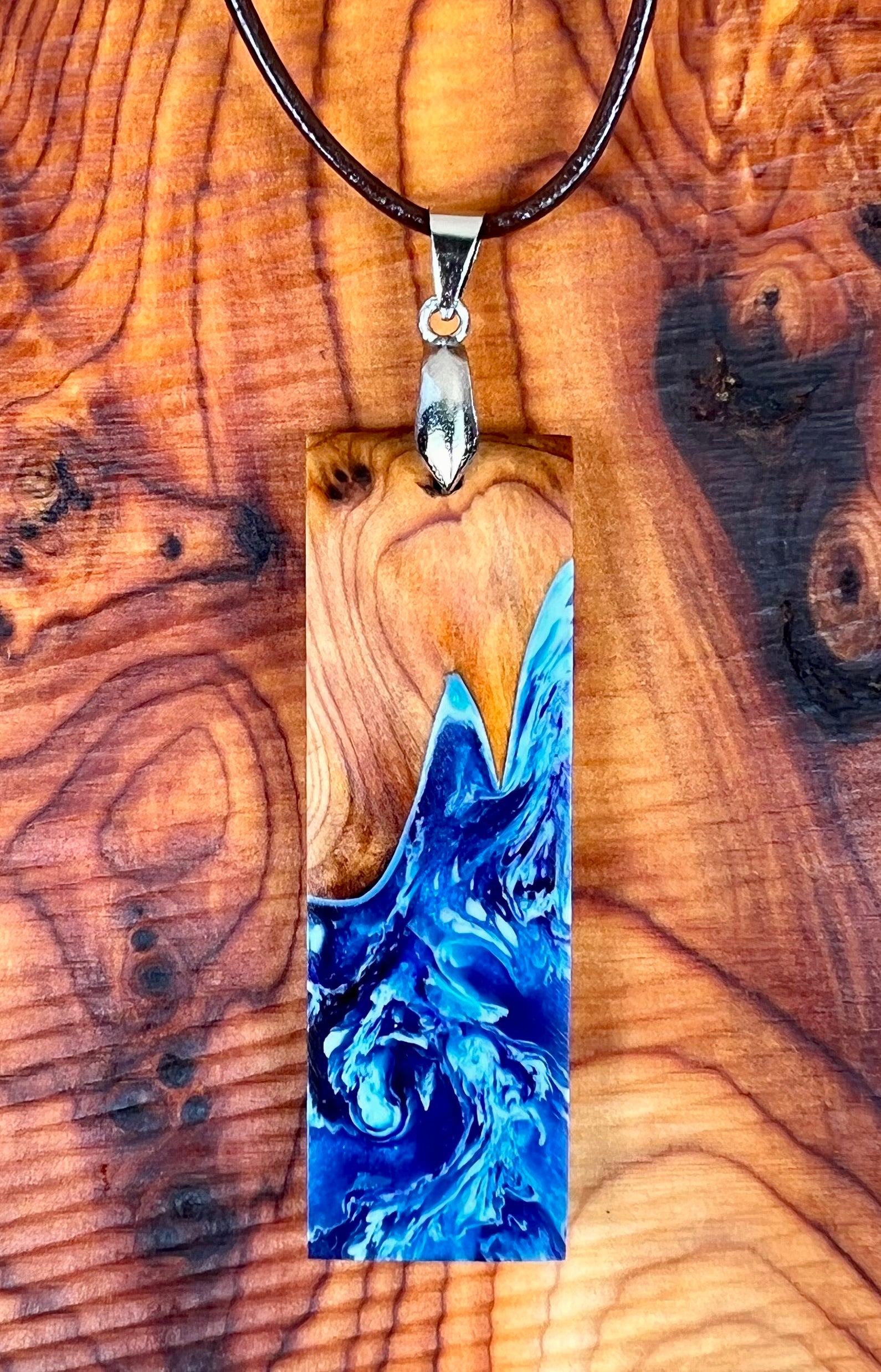 Killarney Yew & Resin Pendant